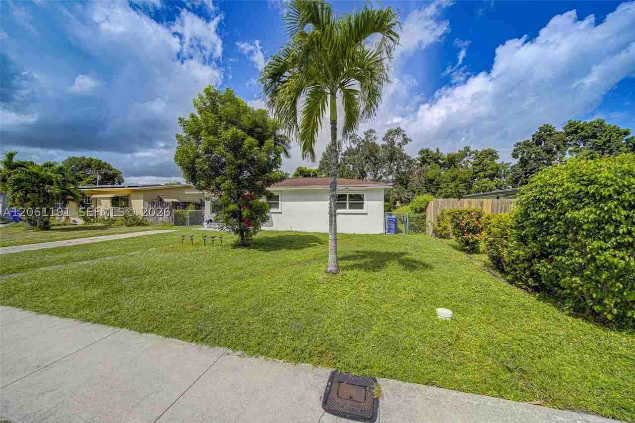 6433 Sw 25th St #6433 - Photo 3 of 22