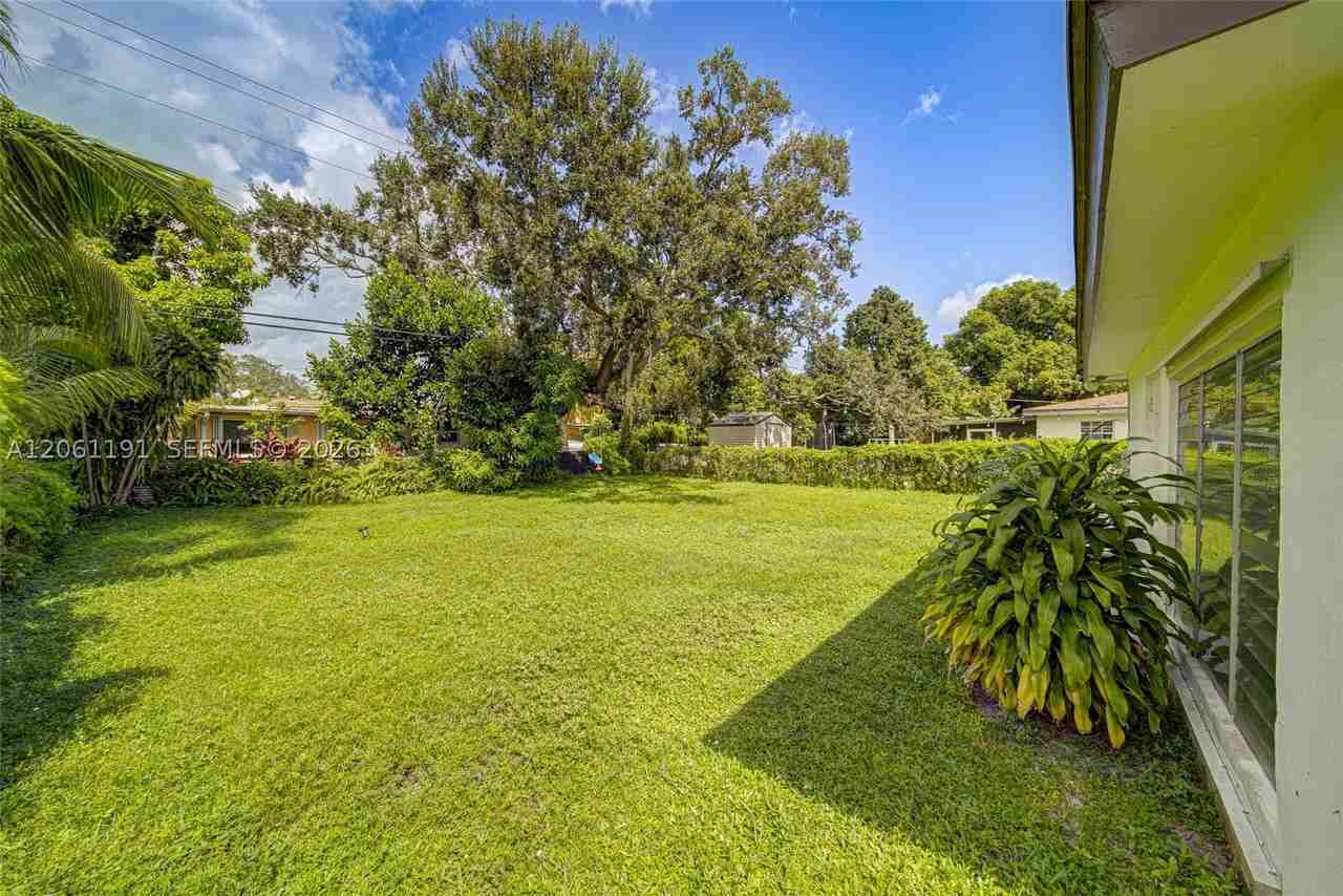 6433 Sw 25th St #6433 - Photo 4 of 22