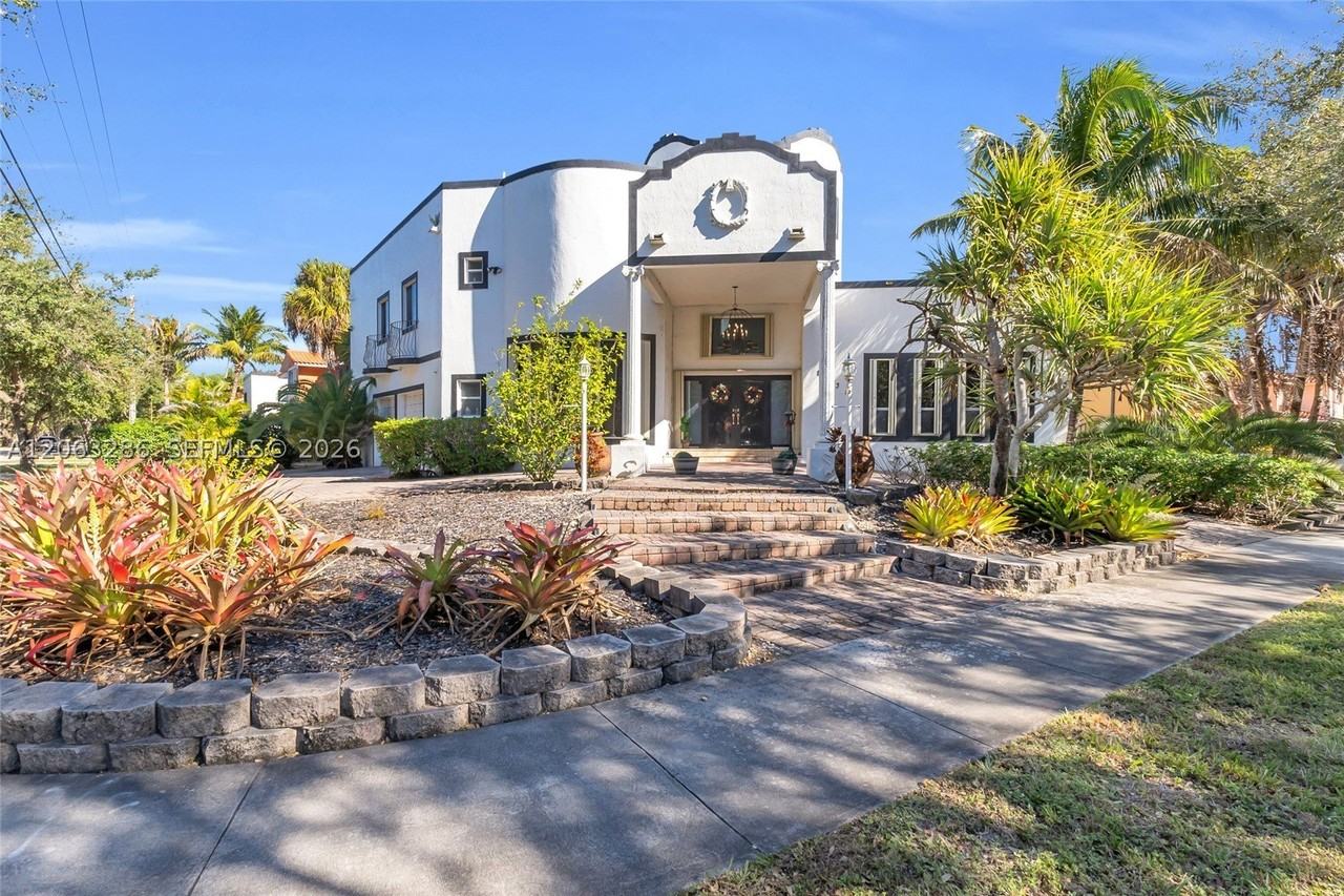 8135 Nw 164th Ter #8135 - Photo 4 of 50