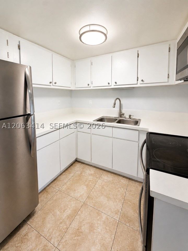 5780 Sw 61st St #5782 - Photo 5 of 11