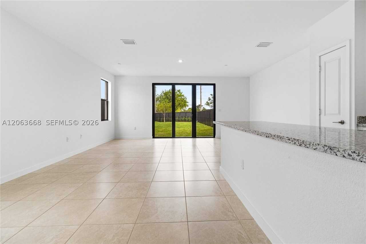 22340 Sw 115th Ct #22340 - Photo 4 of 33