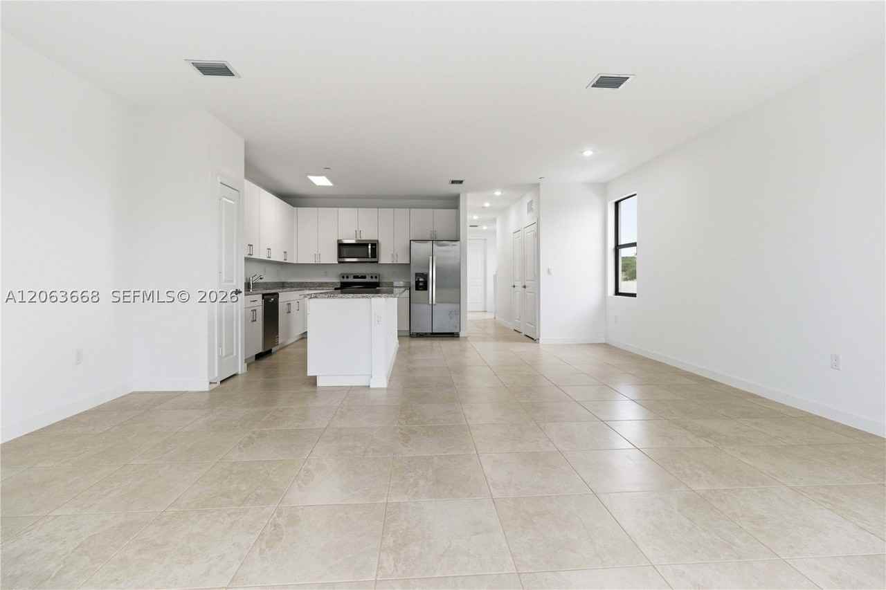 22340 Sw 115th Ct #22340 - Photo 6 of 33