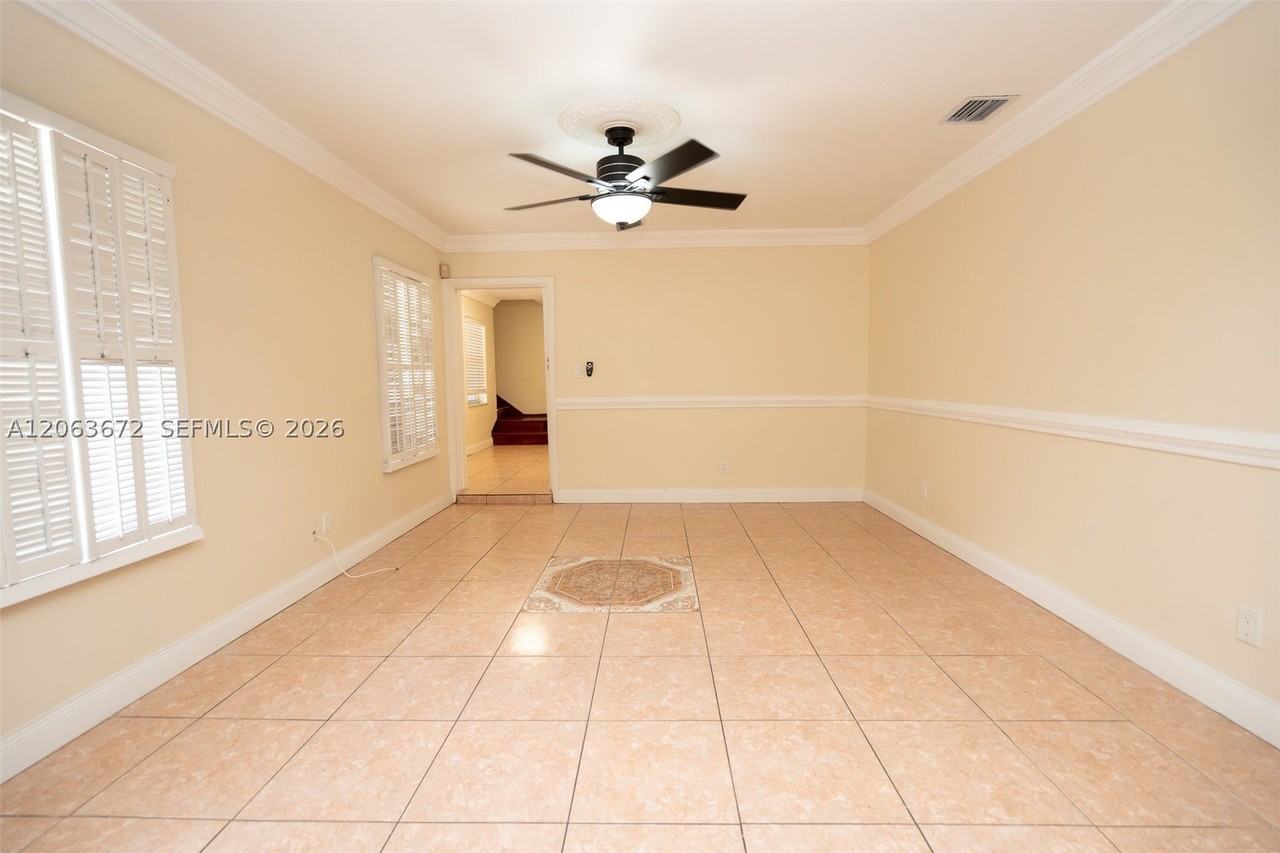 5613 Pierce St #1 - Photo 6 of 40