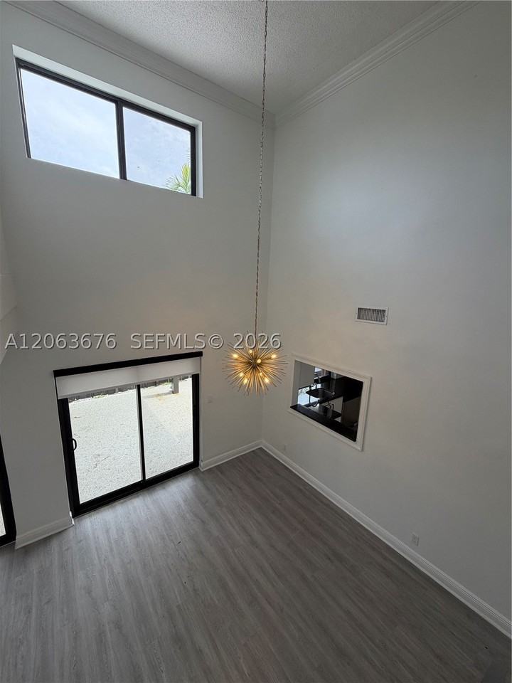 6445 Nw 171st St - Photo 5 of 30