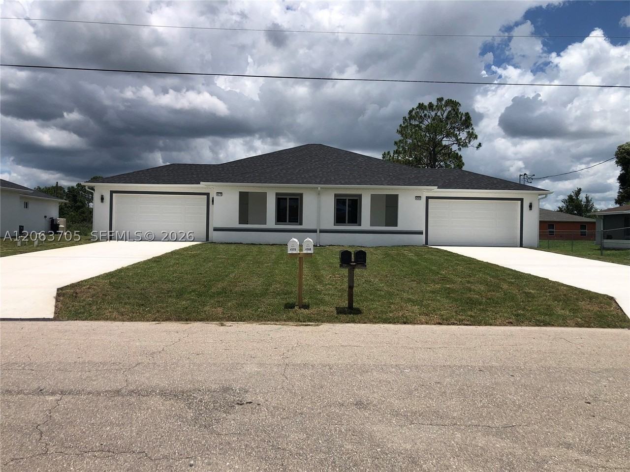 4572 Golfview Blvd #1