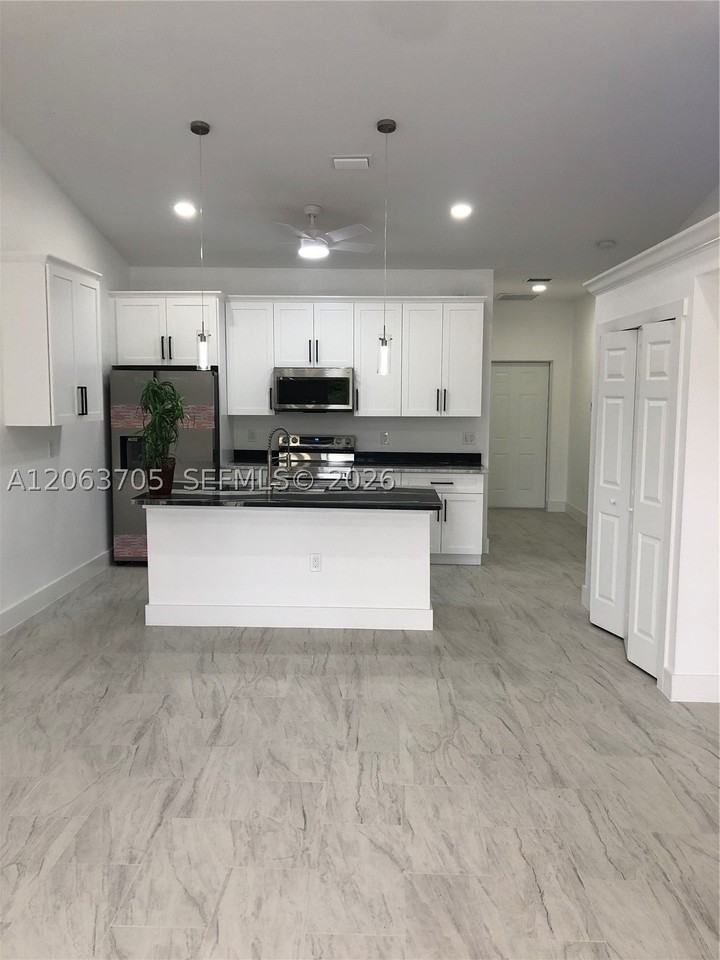 4572 Golfview Blvd #1 - Photo 6 of 30