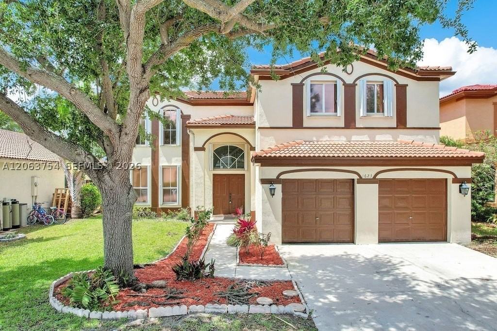 1623 E Harmony Lake Cir - Photo 3 of 50