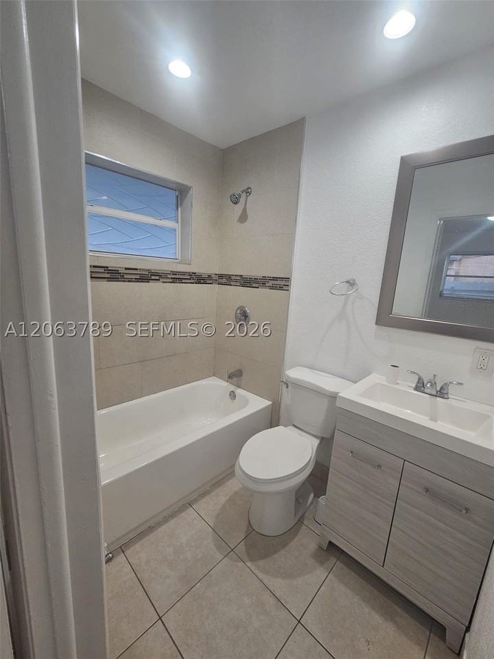 4785 Nw 2nd St #4787 - Photo 5 of 12