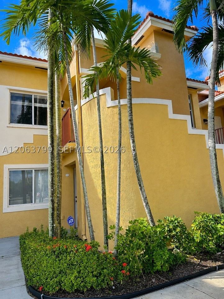 7830 Nw 6th St #204