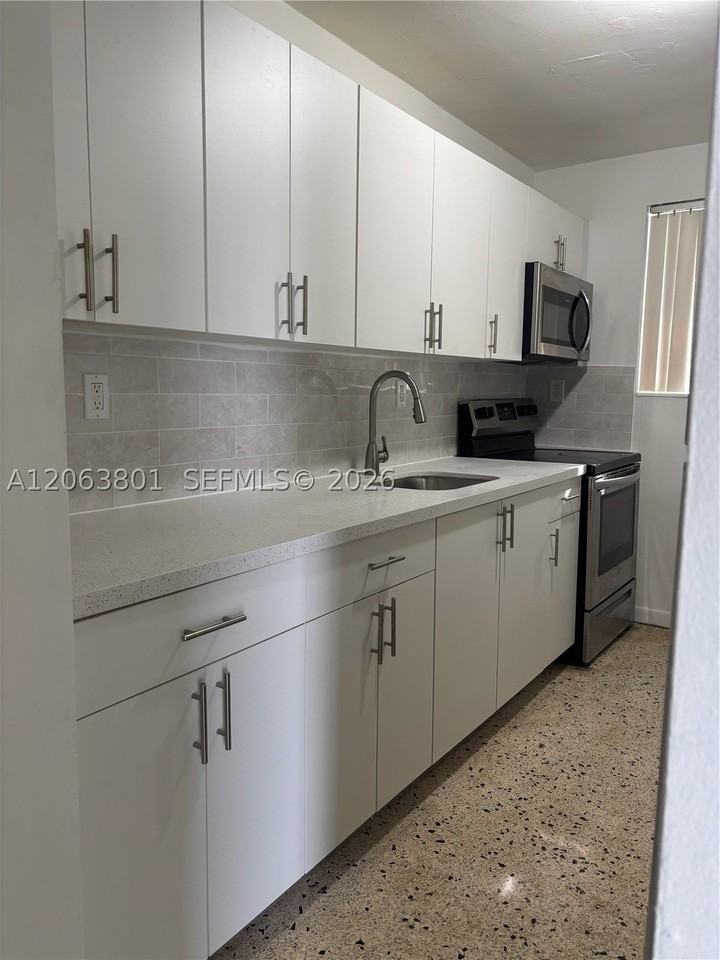 3290 Nw 4th St #3290 - Photo 7 of 13