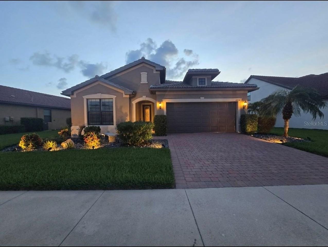 11230 Sandhill Preserve Dr - Photo 2 of 50