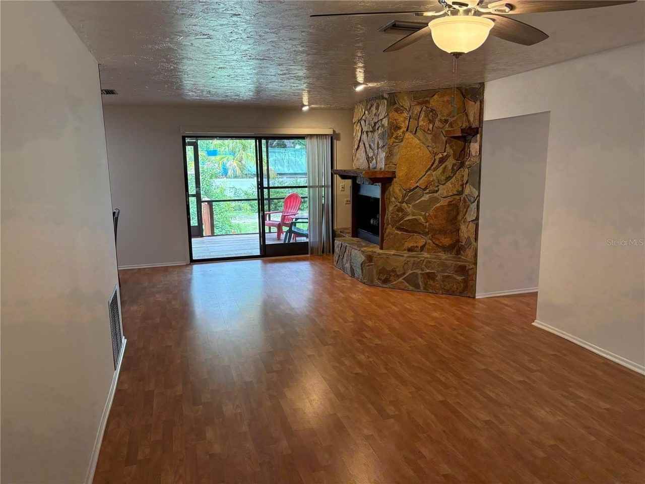 7206 8th Ave Nw - Photo 2 of 21