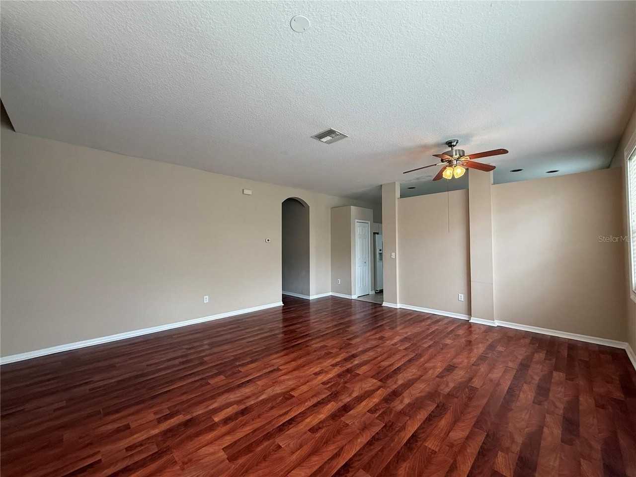 6520 Bridgecrest Dr - Photo 7 of 37