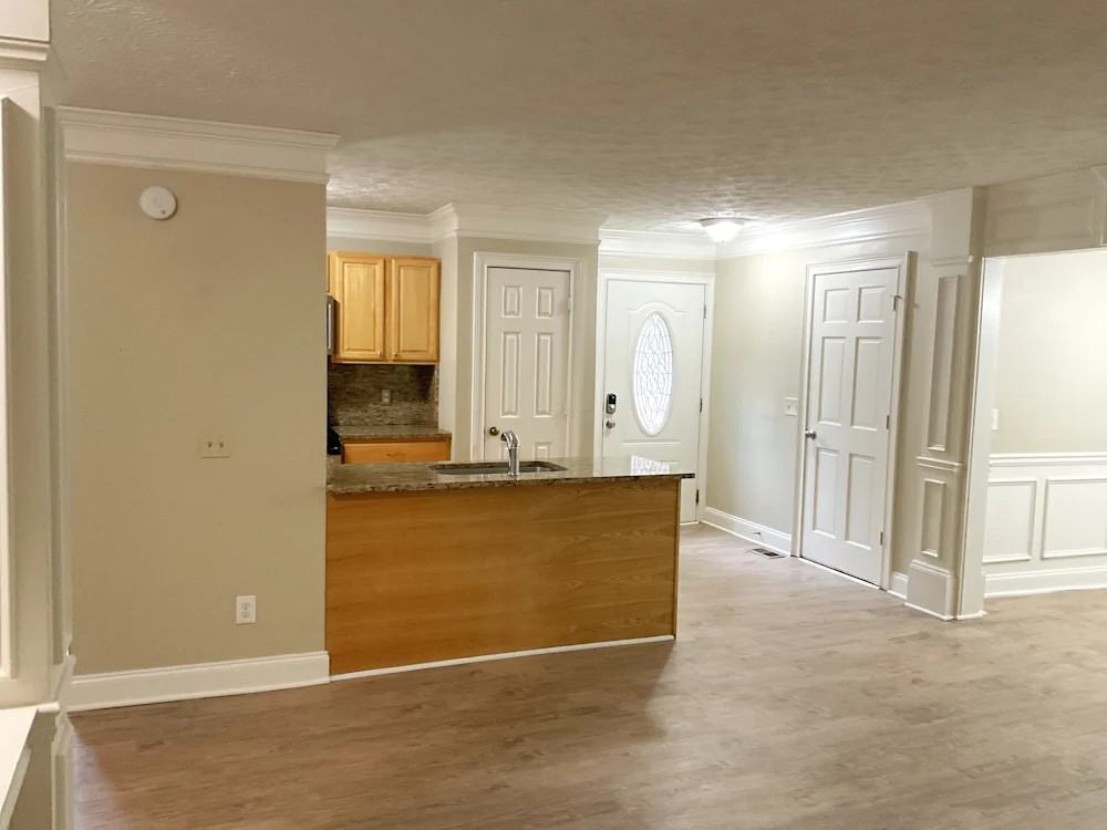 254 Robbie Lane - Photo 3 of 10