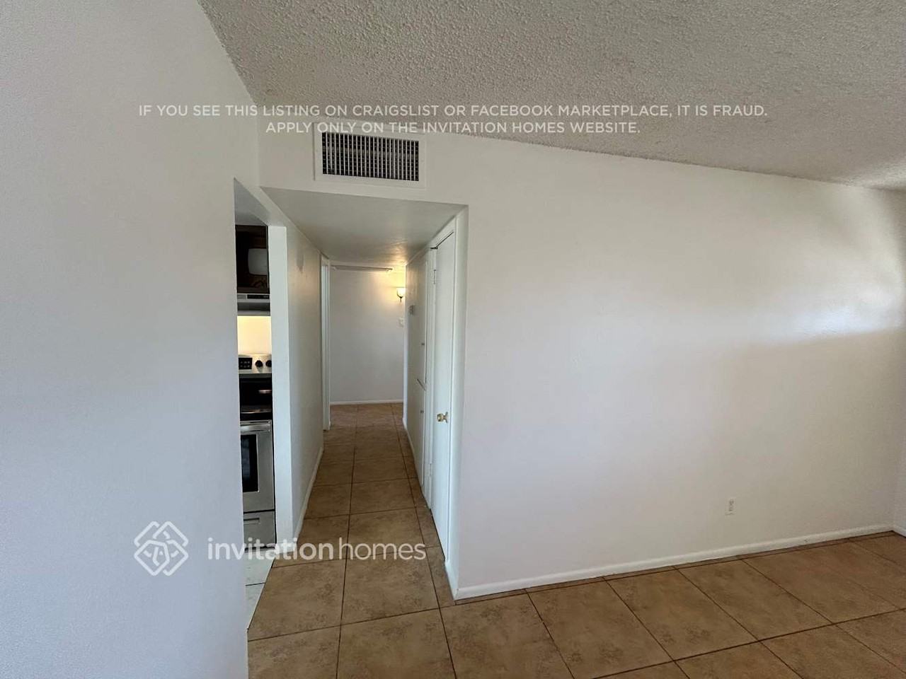3007 N 79th Dr - Photo 4 of 20