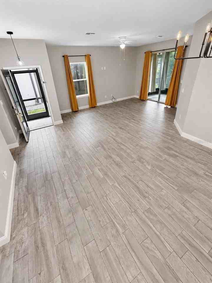 20627 Majestic St - Photo 2 of 18