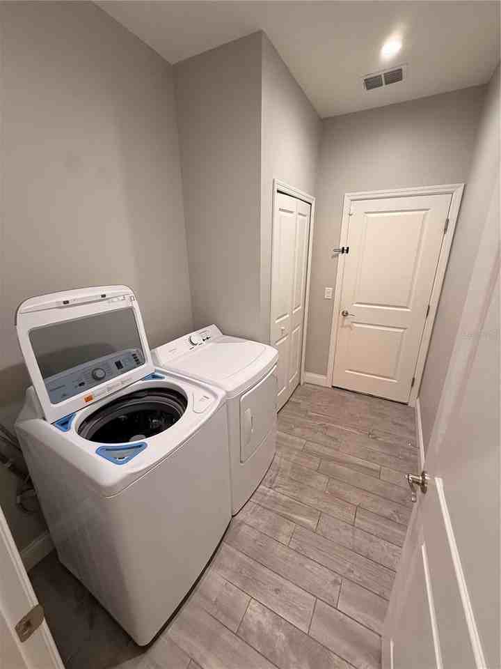 20627 Majestic St - Photo 5 of 18