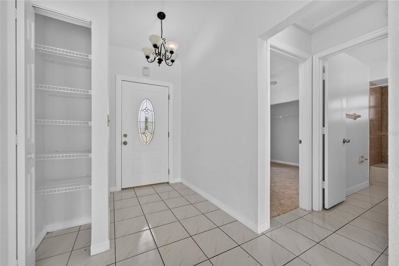 913 San Rafael Way - Photo 5 of 28