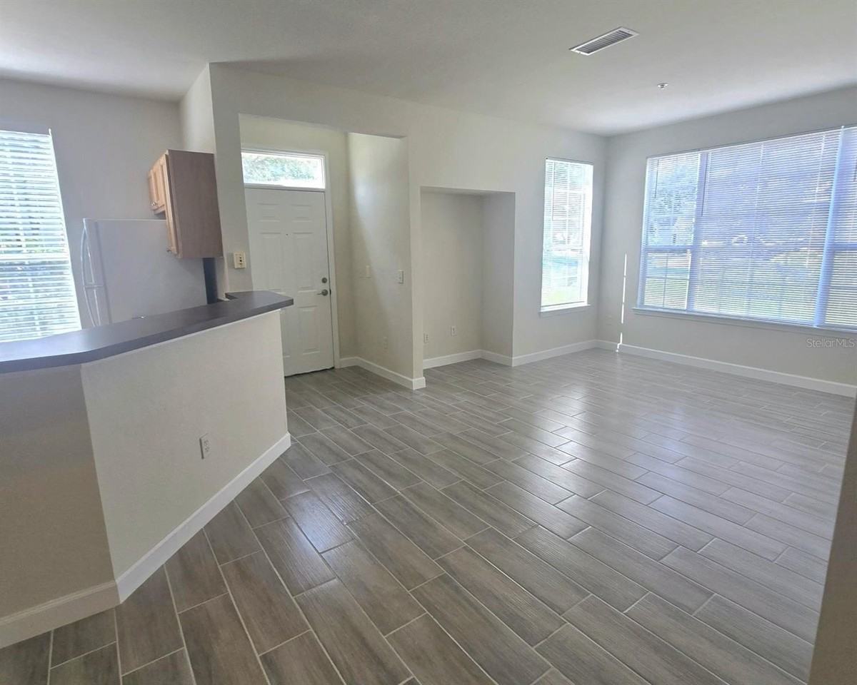 9013 Lee Vista Blvd #1901 - Photo 4 of 30