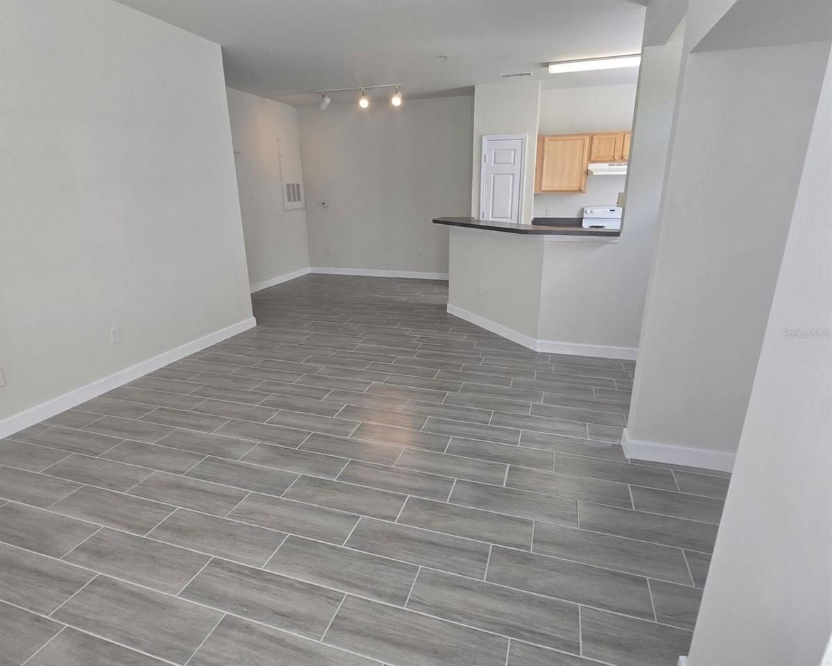 9013 Lee Vista Blvd #1901 - Photo 7 of 30