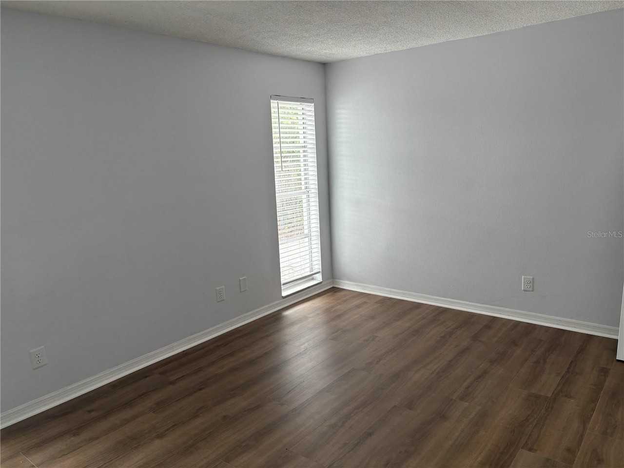 2380 Timbercrest Cir W - Photo 4 of 16