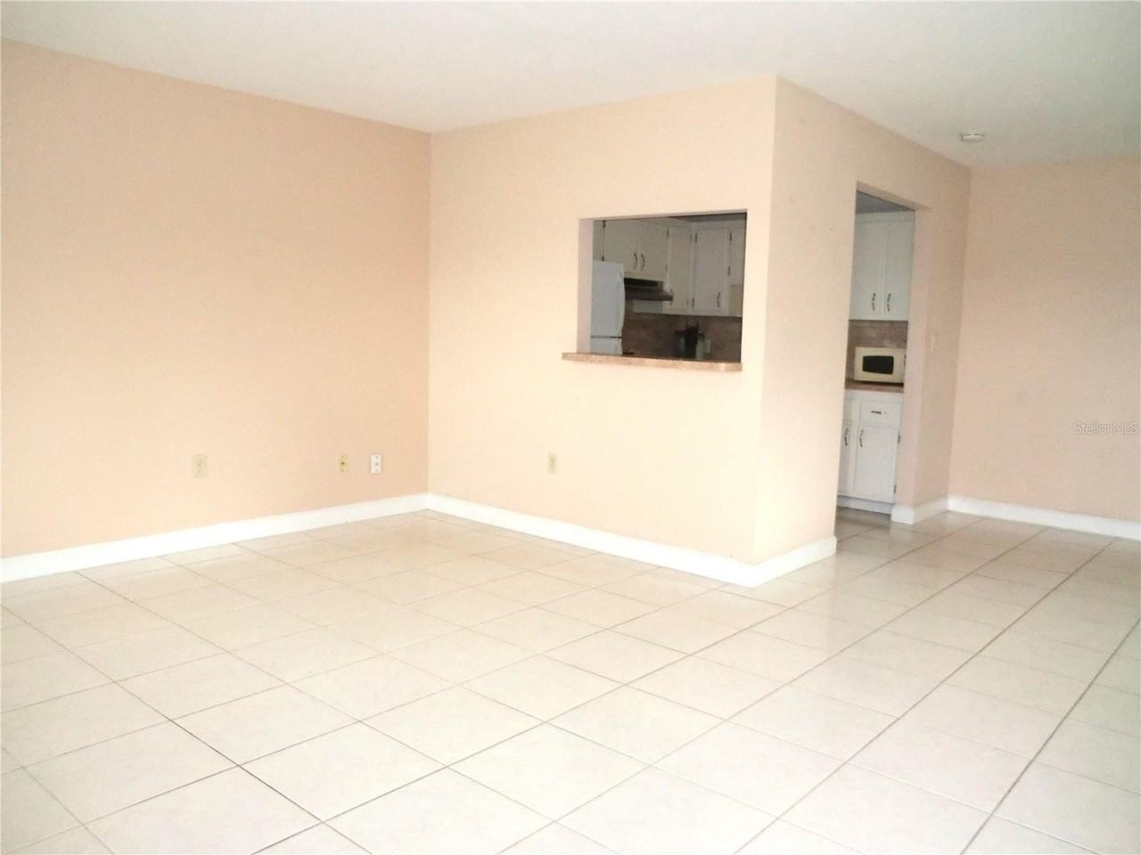 201 Kings Blvd #15 - Photo 2 of 16