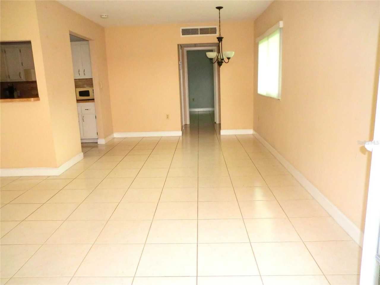 201 Kings Blvd #15 - Photo 3 of 16
