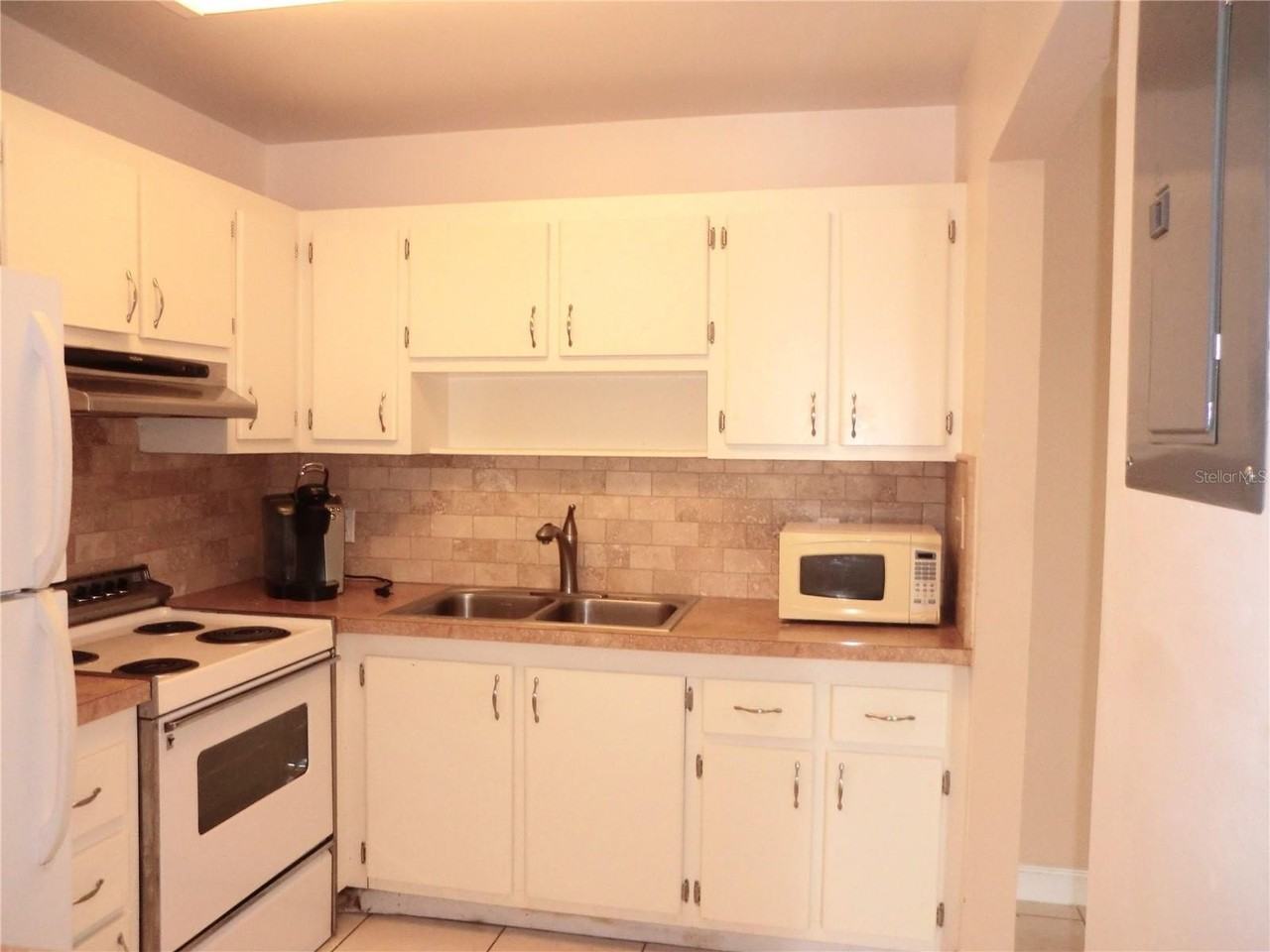 201 Kings Blvd #15 - Photo 5 of 16