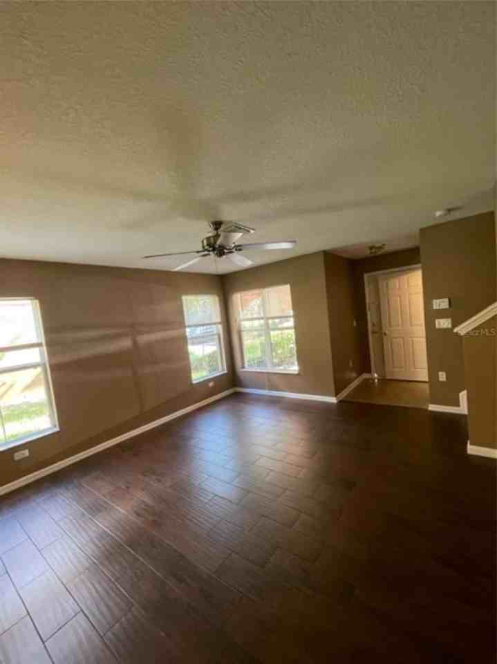 10934 Johanna Ave - Photo 5 of 23