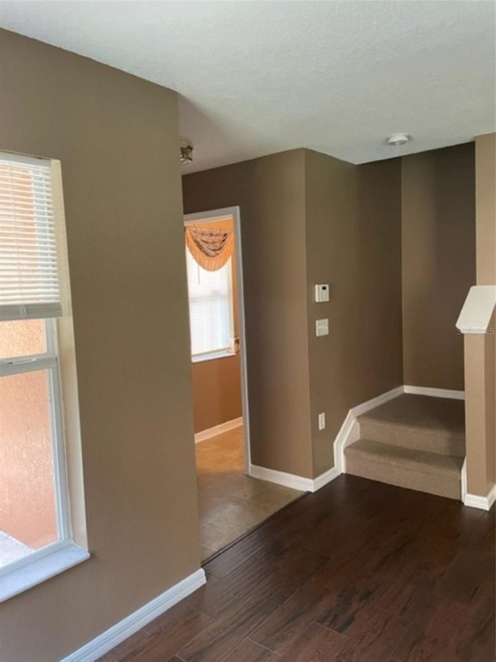 10934 Johanna Ave - Photo 6 of 23