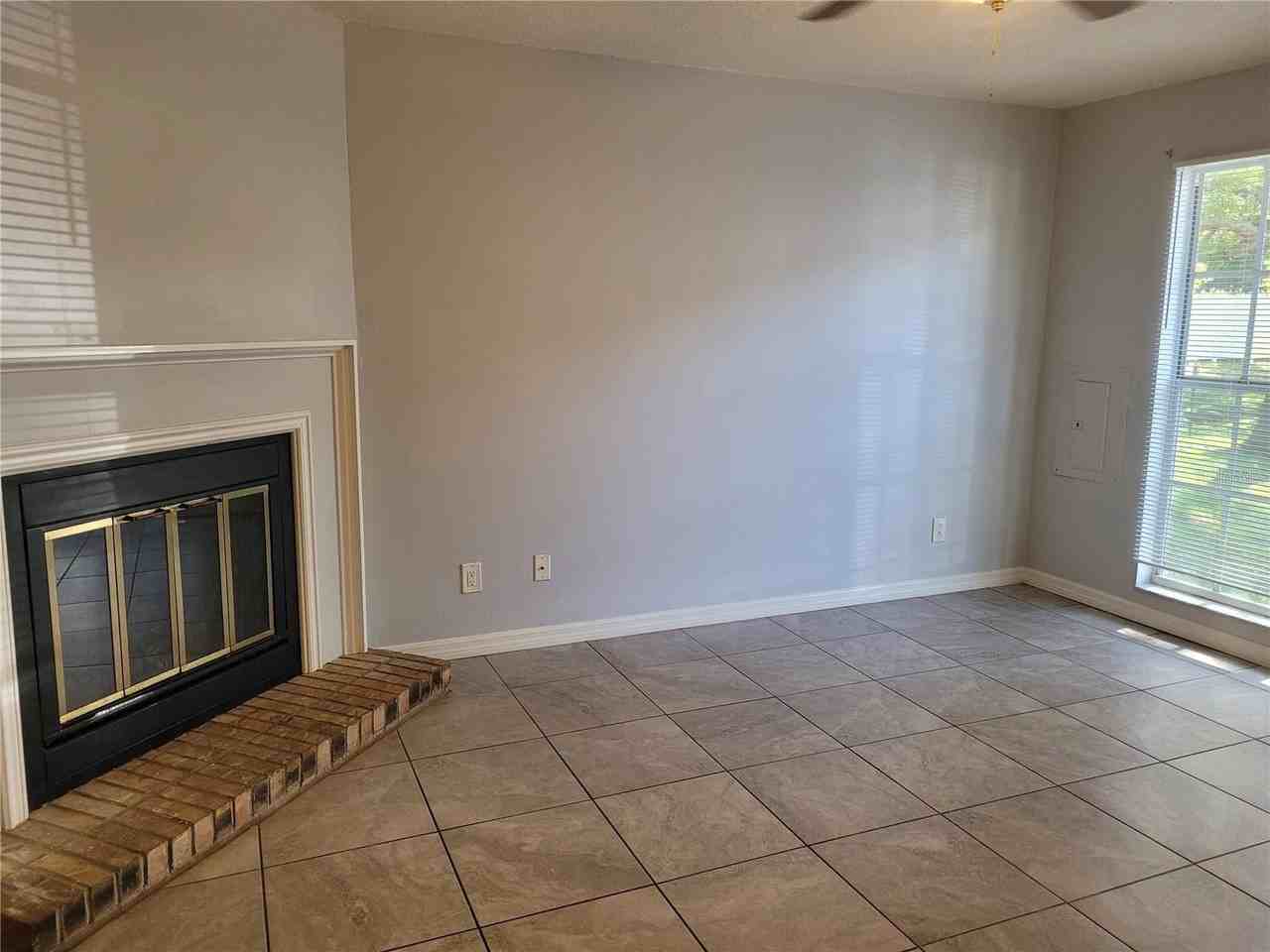 11301 Grandville Dr - Photo 4 of 19