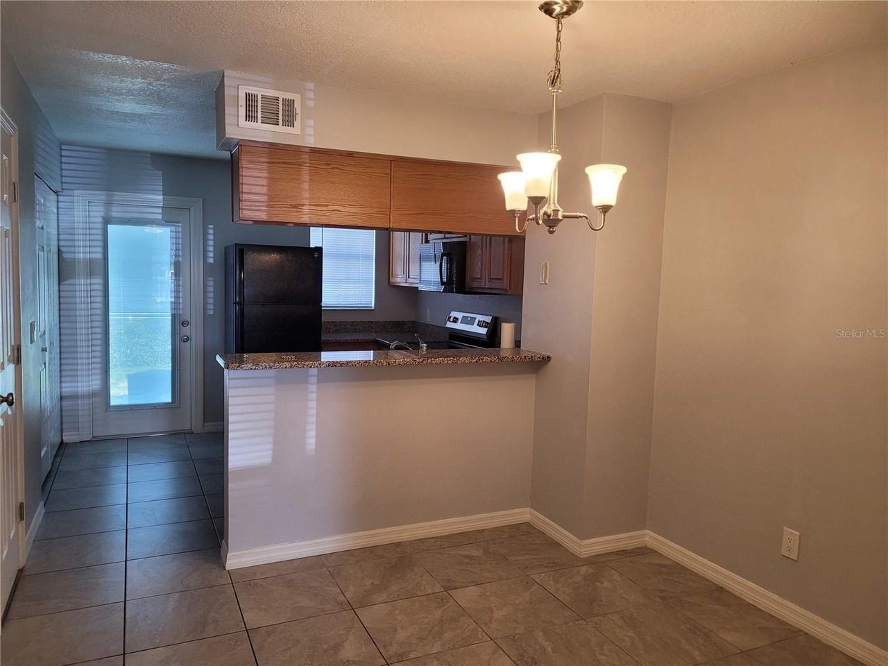 11301 Grandville Dr - Photo 6 of 19