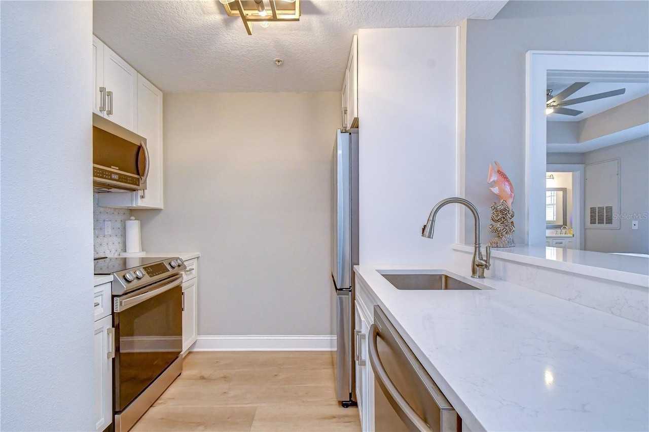 800 S Dakota Ave #121 - Photo 5 of 38