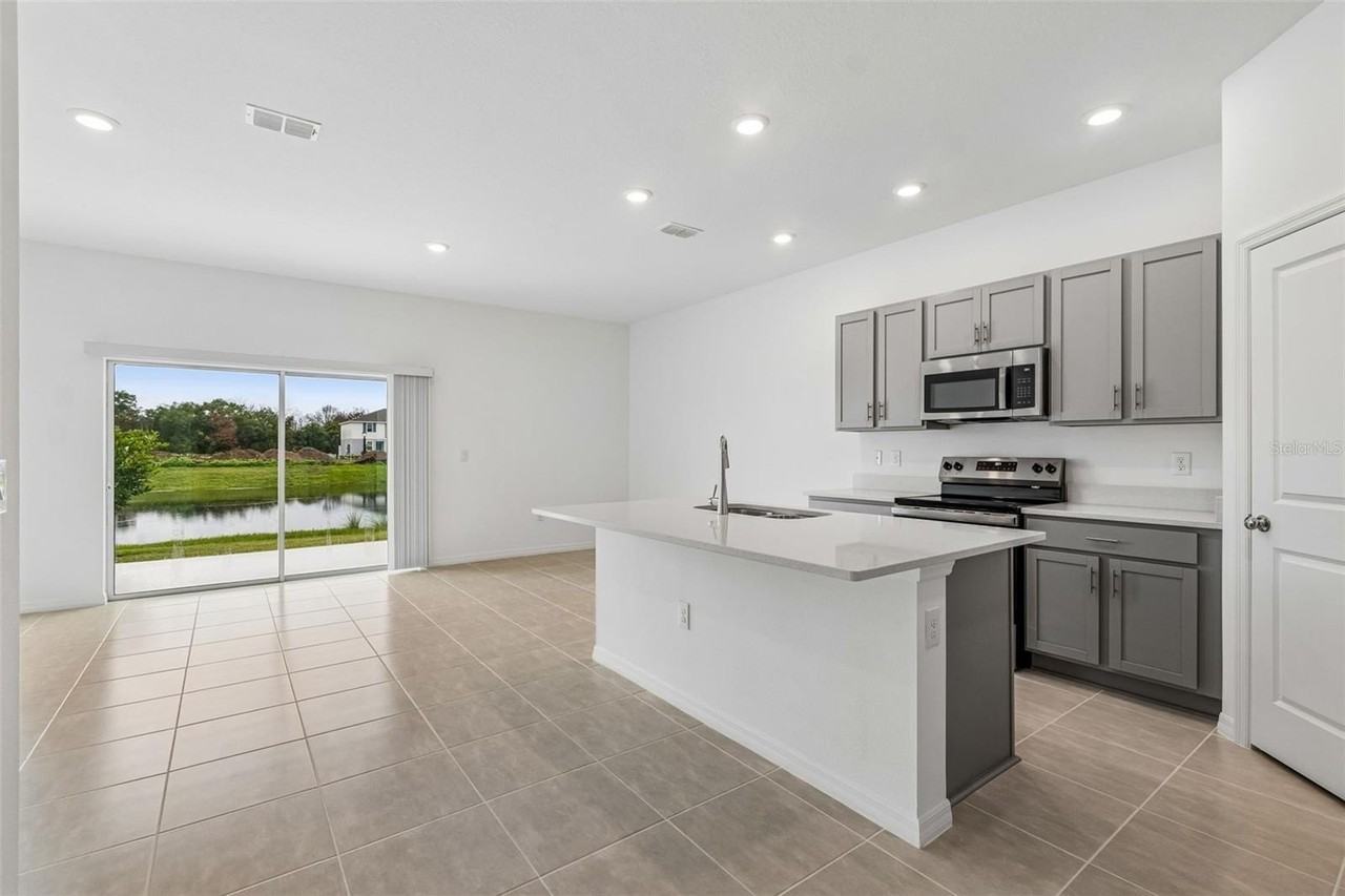 13159 Stable Pl - Photo 4 of 24