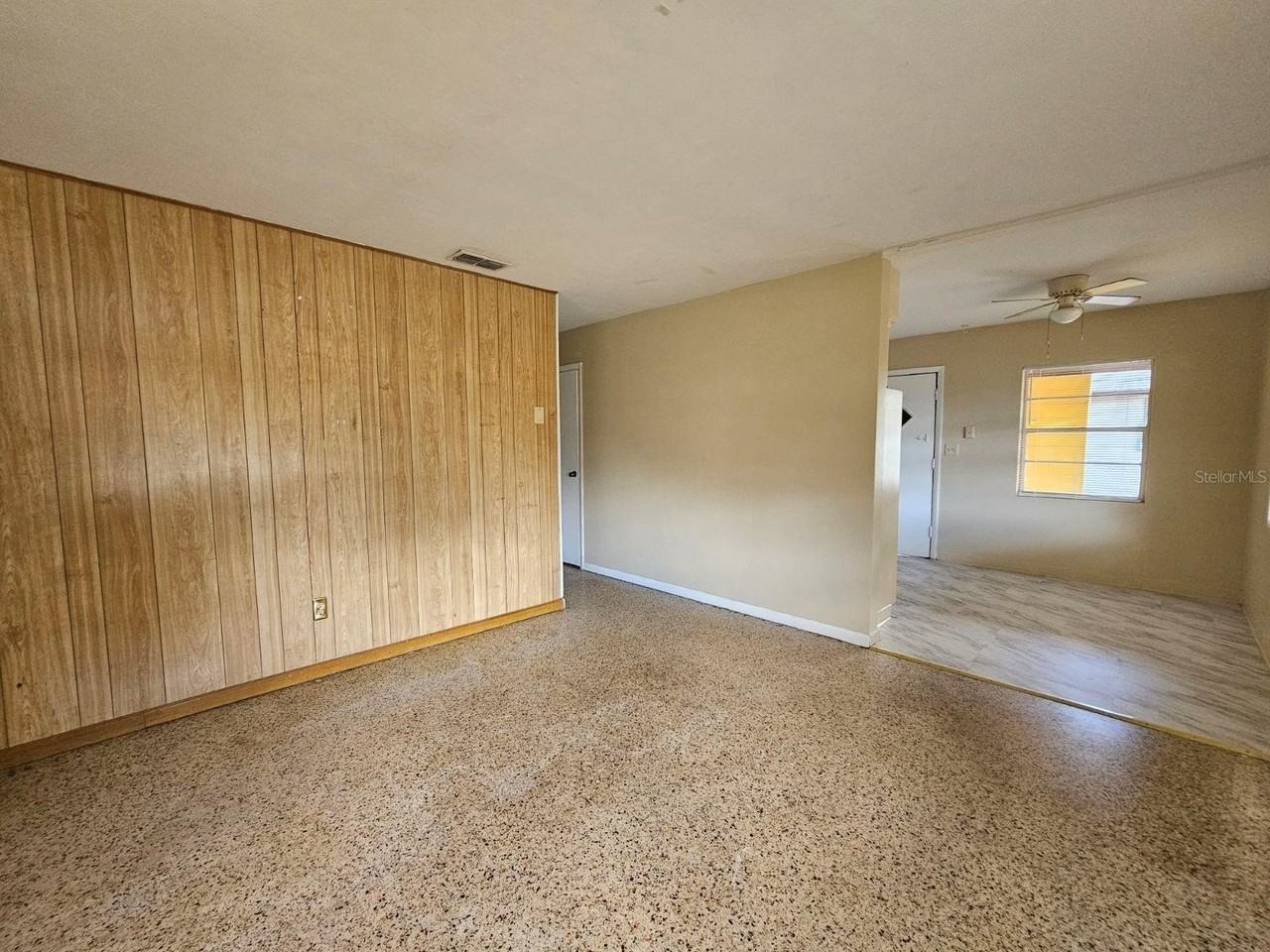 1216 E Myrtle St - Photo 3 of 18