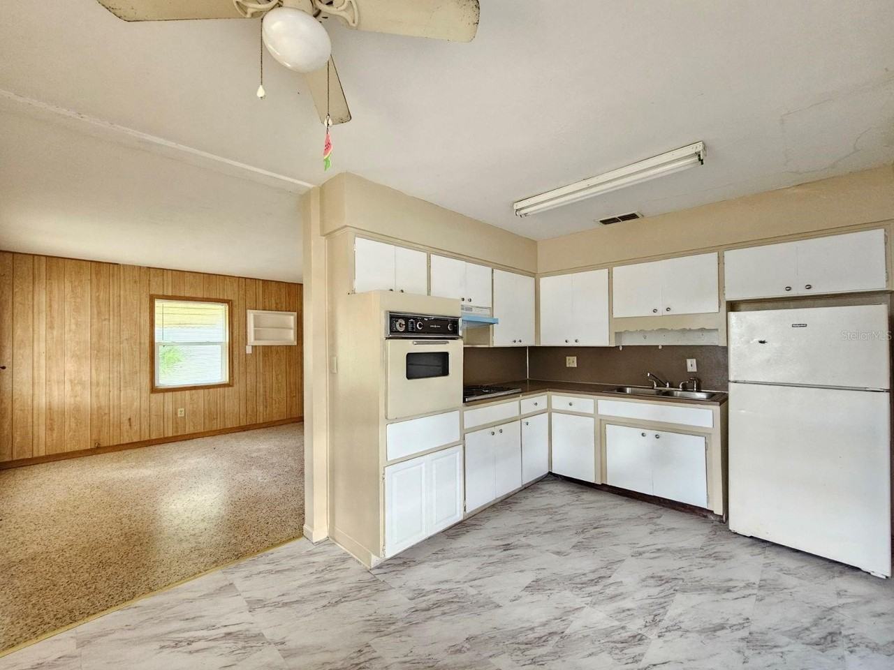 1216 E Myrtle St - Photo 4 of 18