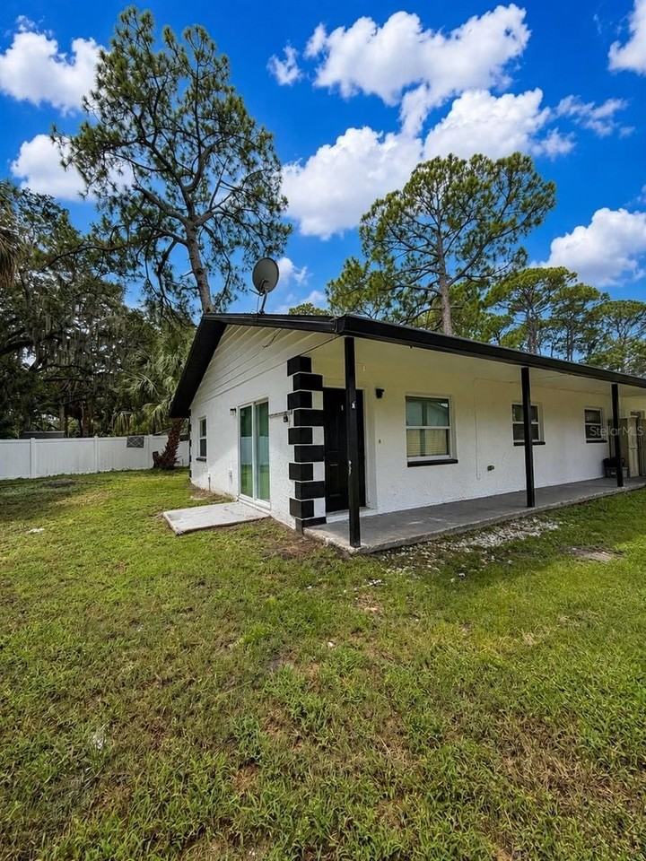 7132 Oakwood Dr - Photo 2 of 24