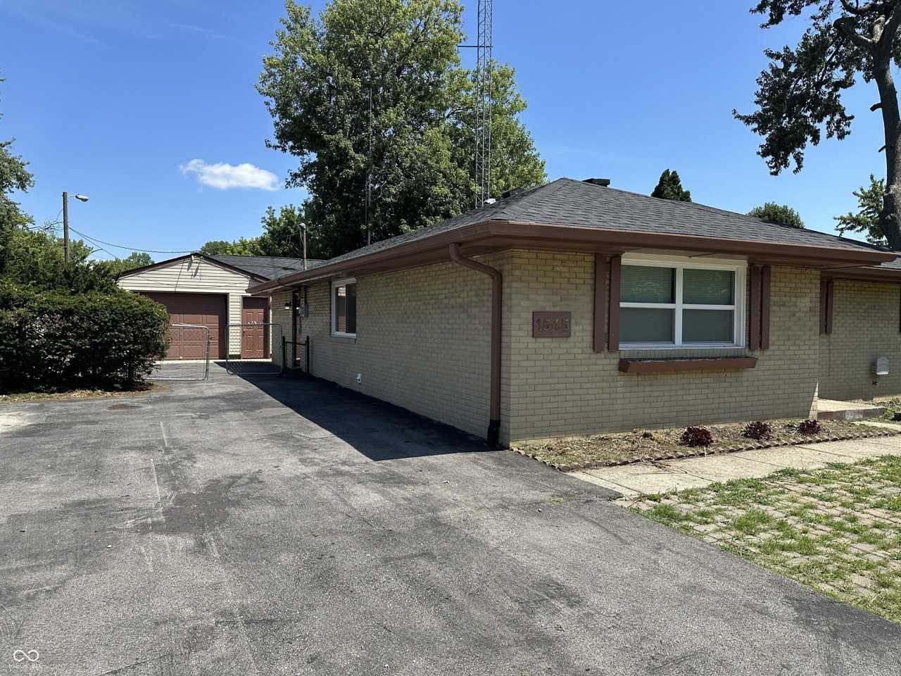 1545 Temperance Ave - Photo 2 of 21