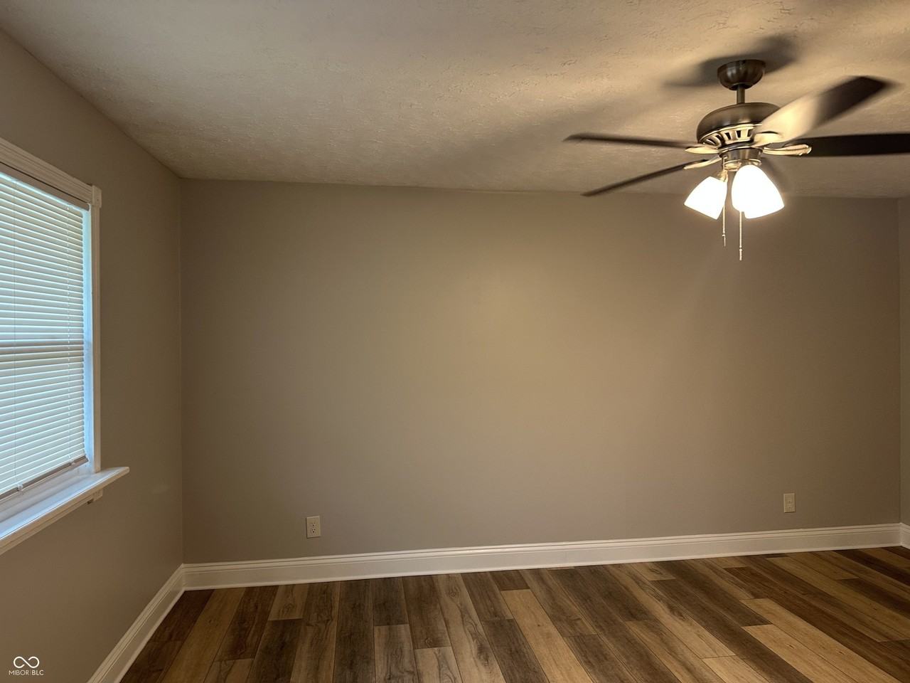 1545 Temperance Ave - Photo 6 of 21