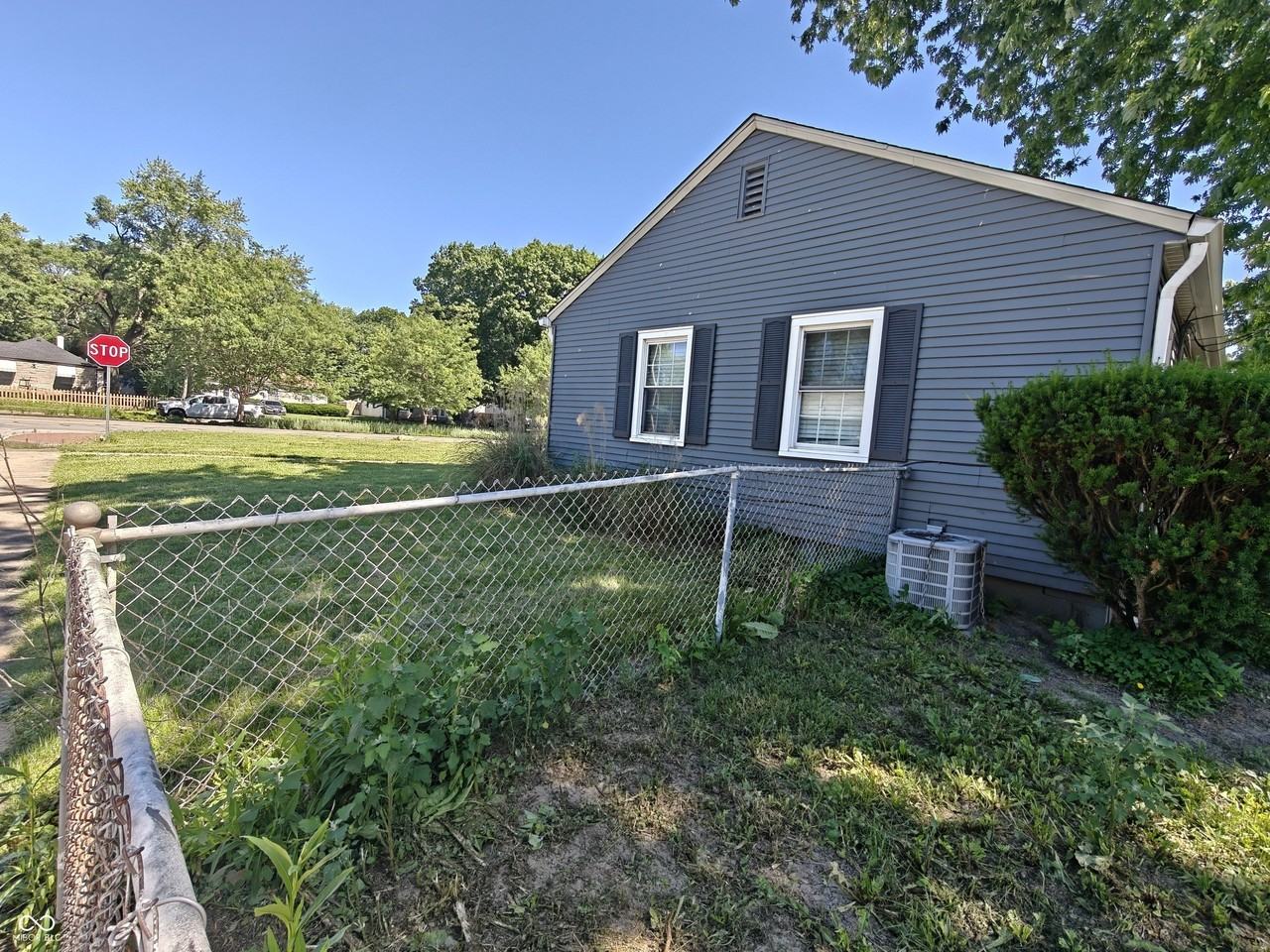 1942 N Emerson Ave - Photo 6 of 21