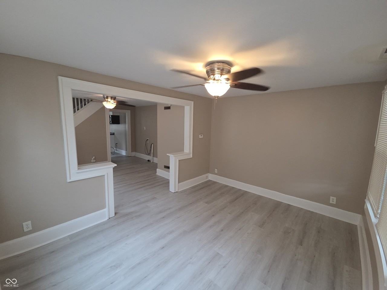 1337 Lee St - Photo 3 of 15