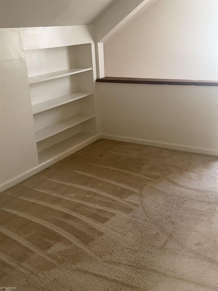 20644 Hollywood St - Photo 6 of 26