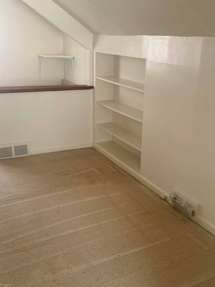 20644 Hollywood St - Photo 7 of 26