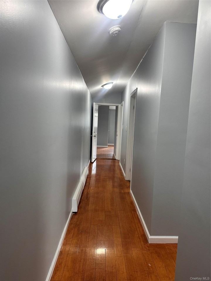 18312 144th Ave - Photo 4 of 8