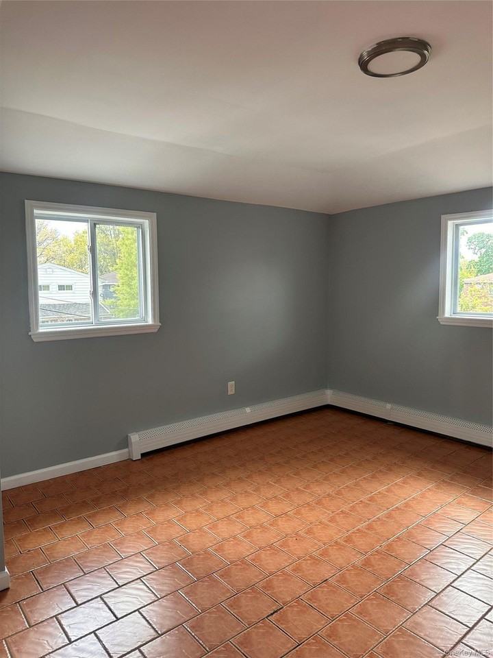 18312 144th Ave - Photo 5 of 8