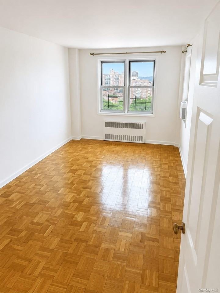 4525 Henry Hudson Pkwy #1202 - Photo 3 of 18