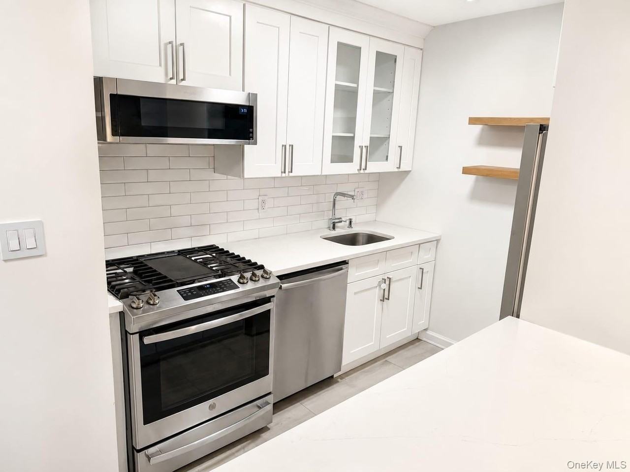 4525 Henry Hudson Pkwy #1202 - Photo 6 of 18