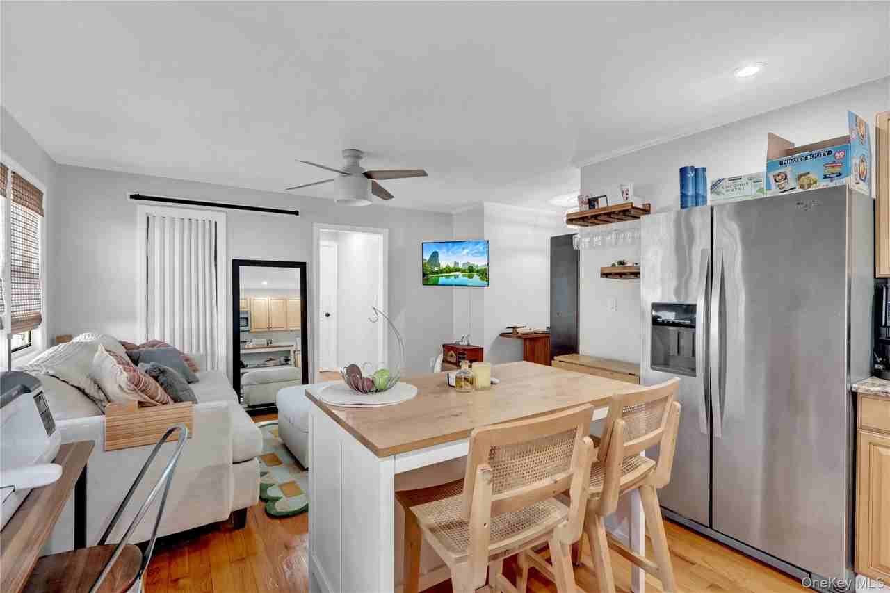 65 W Broadway #10A - Photo 2 of 16