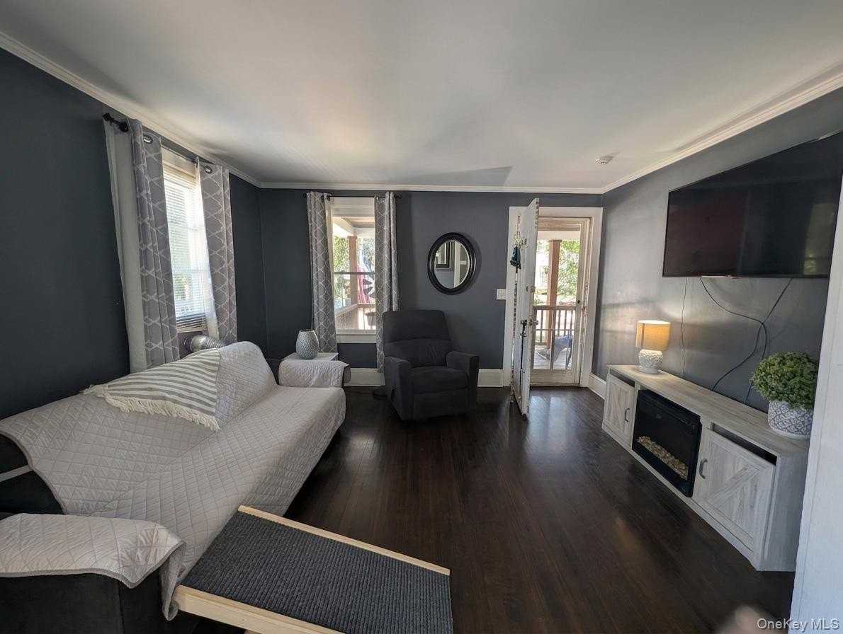 24 Madison Ave - Photo 3 of 13