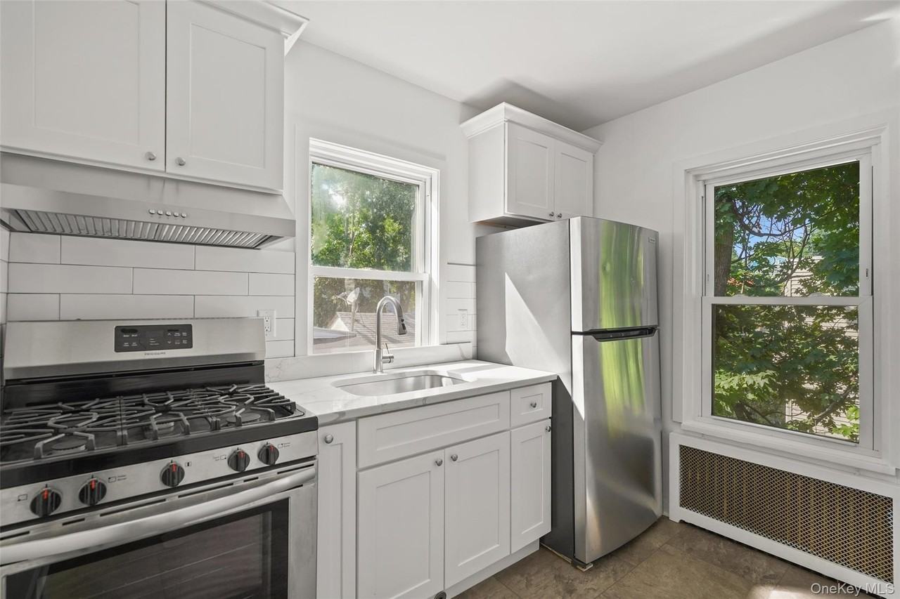 352 Willett Ave #2 - Photo 4 of 23